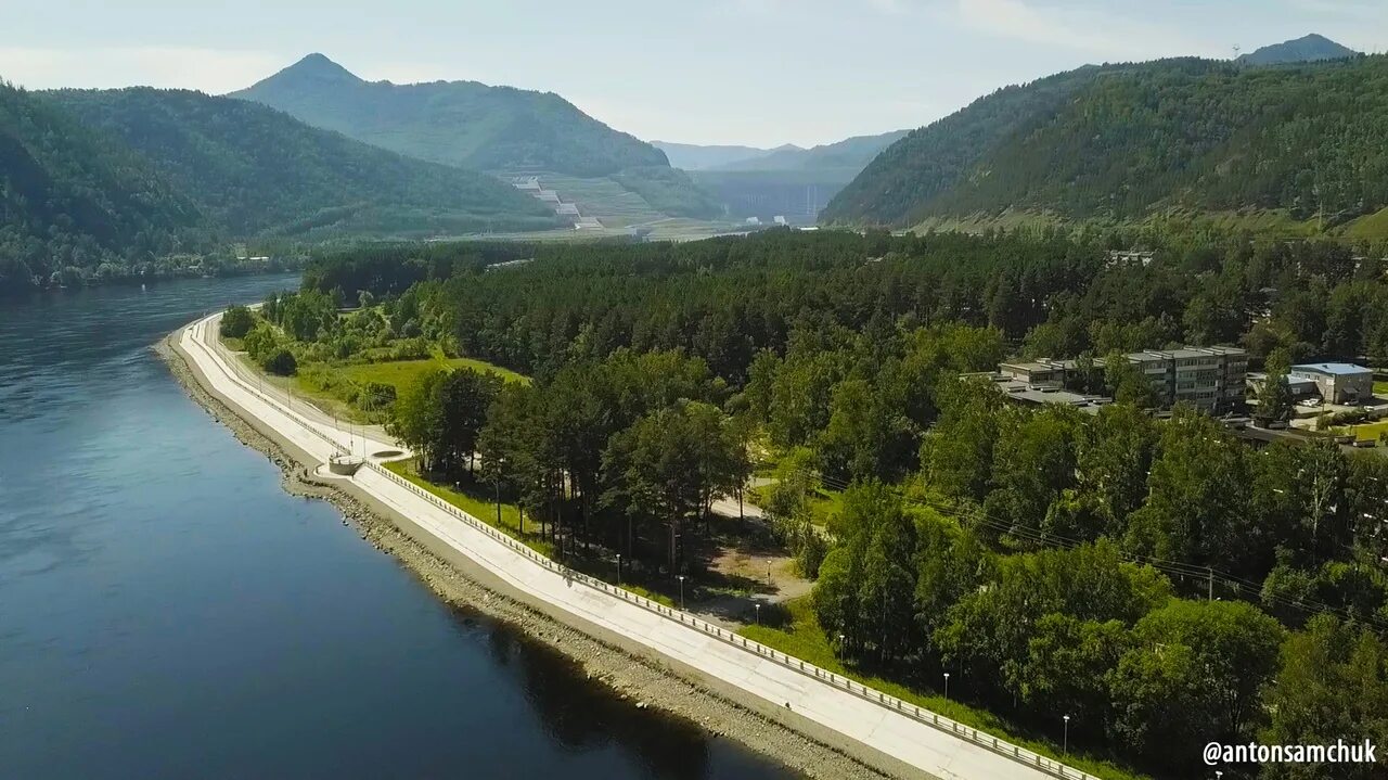 Рп черемушки. Поселок Черемушки Саяно Шушенская ГЭС. Набережная Черемушки Хакасия. Черемушки набережная Саяногорск. Хакасия Енисей Саяногорск.