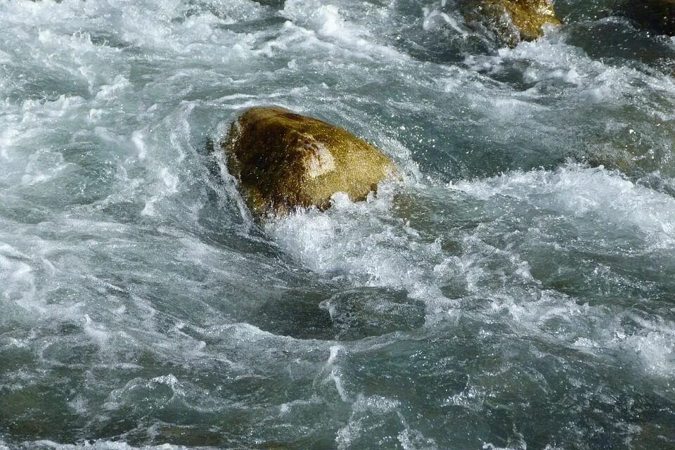 Водоворот мальстрем. Водоворот в океане. Хельсегген москенес водоворот. Водный водоворот. Великий водоворот мальстрем.