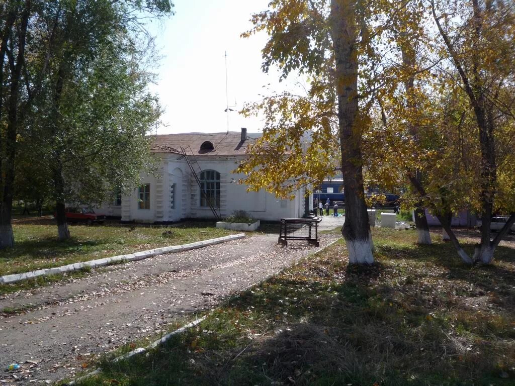 Серебрянка станция. Станция серебрянка. Серебрянка ленинградская область. Геостанция железо ленинградская область. Станция серебрянка.