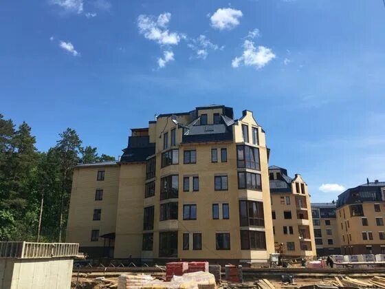 Жк красный бор смоленск. Жк красный бор ярославль. Жк бор. Красный бор смоленск квартиры. Жилой комплекс красный бор смоленск.