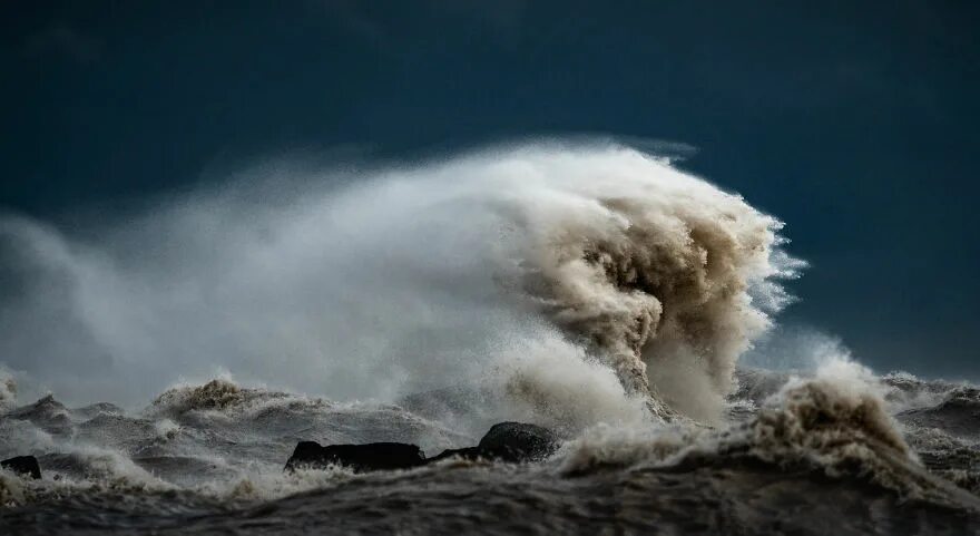 Шторм 7 букв. Очень сильный шторм. gale шторм, буря. шторм сильный шторм. штиль страшнее шторма.
