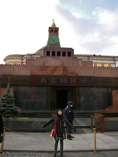 Часы работы мавзолея в москве 2025. Мавзолей ленина в москве внутри. московский мавзолей ленина внутри. мавзолей ленина внутри на красной площади.