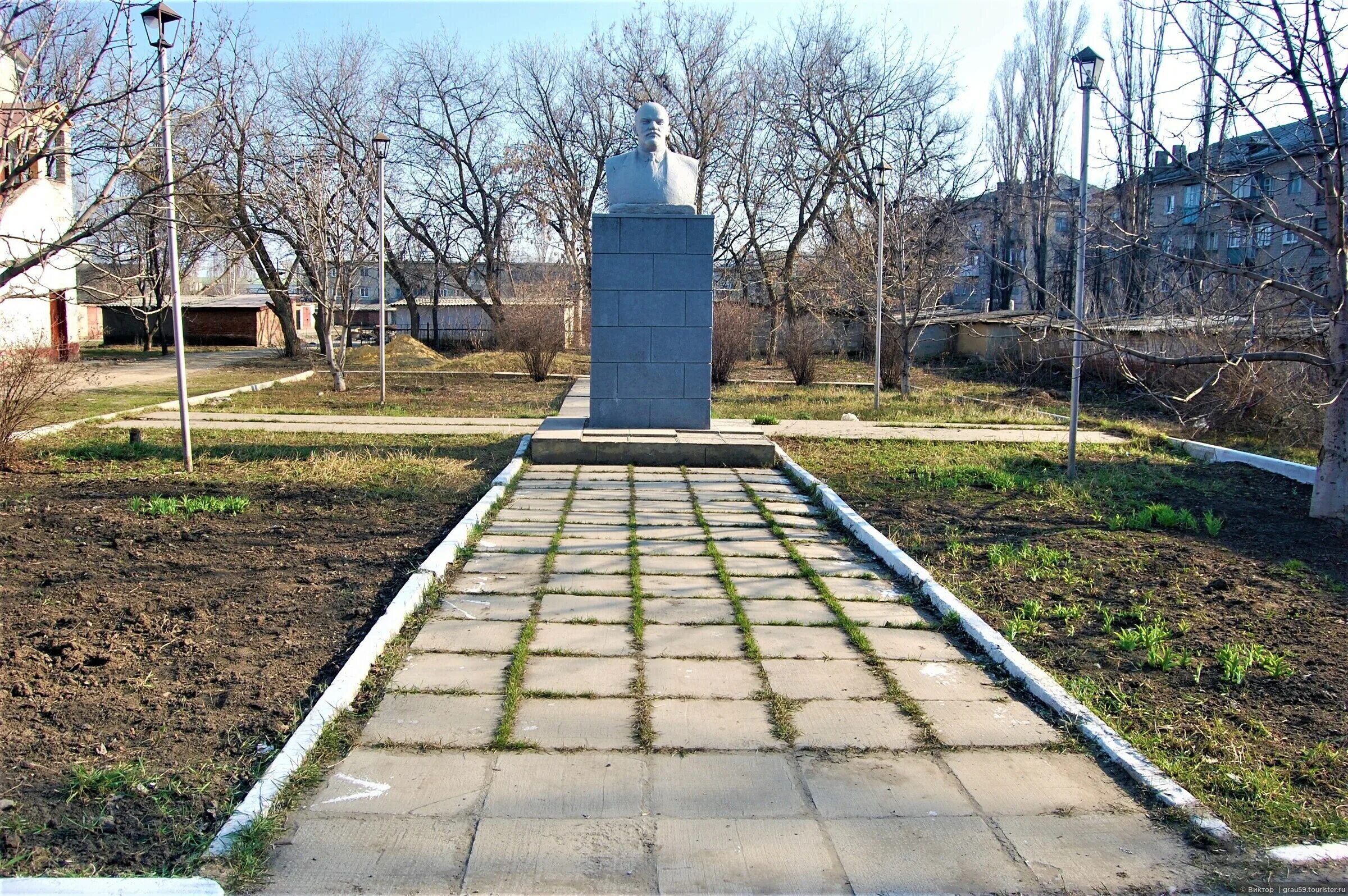 Памятник Ленину Аткарск. Улица Гоголя Аткарск. Аткарск Гоголя. Памятники в Аткарске.