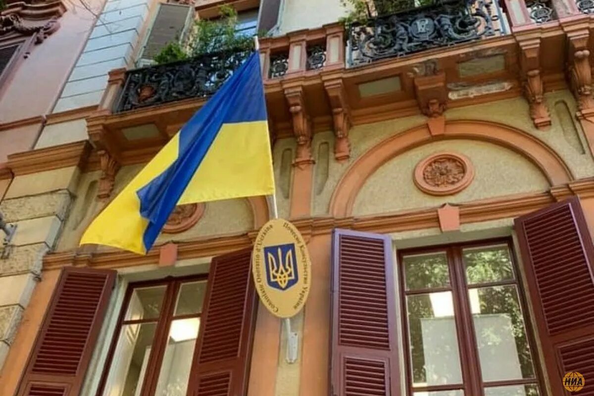 Где посольство украины. Посольство Украины в Италии. Здание посольства Украины в Москве. Украинское посольство в России. Украинское посольство в Ташкенте.