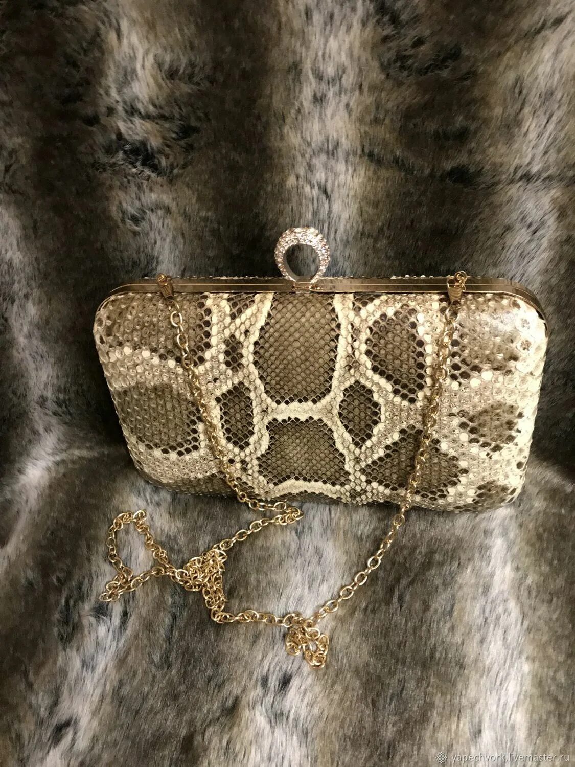 Guess клатч питон. Клатч irfe из кожи питона. Эконика клатч питон. Sabellino клатч под питона. Клатч из питона.
