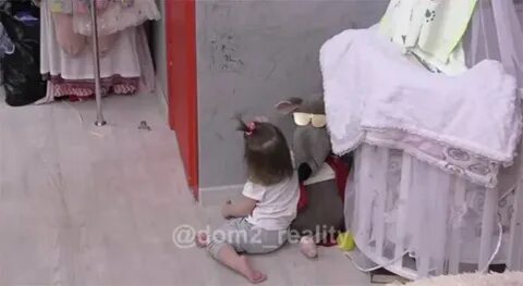 Отдали дочь