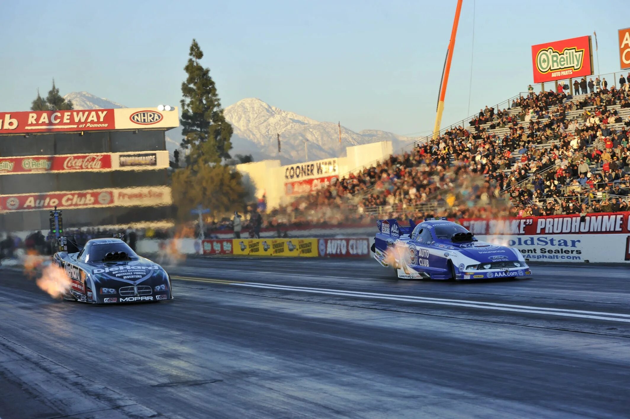 Смешные гонки. Drag Racing гонки. Американский драг рейсинг. Соревнования драг. Мировой рекорд драг рейсинг.