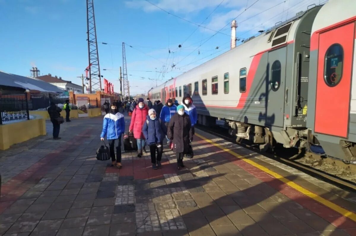 Поезд с беженцами. Прибытие поезда с беженцами из Донбасса в Воронеж. Воронеж поезд. Поезд с беженцами в Воронеже.