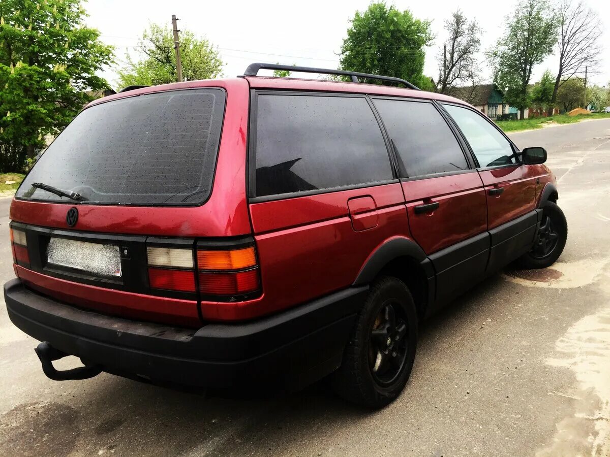 Volkswagen Passat b3 универсал. Volkswagen b3 универсал 1993. Фольксваген Пассат б3 универсал 1991. Фольксваген б3 универсал красный. Фольксваген универсал б купить