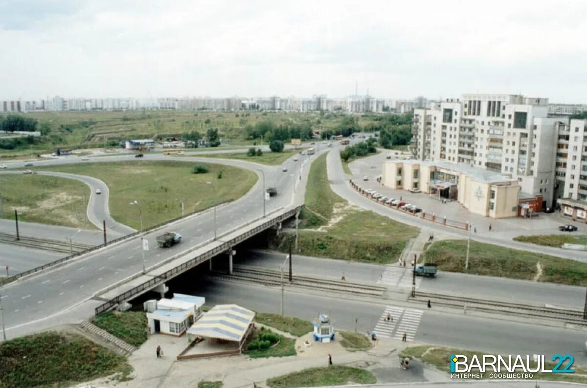 Павловский тракт фото. Павловский тракт Барнаул 90е годы. Павловский тракт Барнаул. Улица Павловский тракт Барнаул. Барнаул 2005.