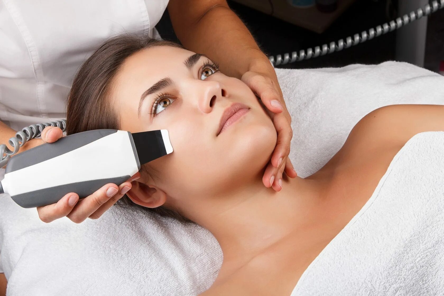 Ультразвуковая чистка. Ультразвуковая чистка. Ультразвуковая чистка лица. Чистка ультразвуком москва. Ультразвуковой пилинг лица.