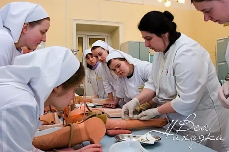 Святодимитриевс училище сестер милосердия. Свято-дмитровское медицинское училище сестёр милосердия. Училище сестер милосердия в москве. Свято дмитриевский училище сестер милосердия. Свято-дмитровское медицинское училище сестёр милосердия.
