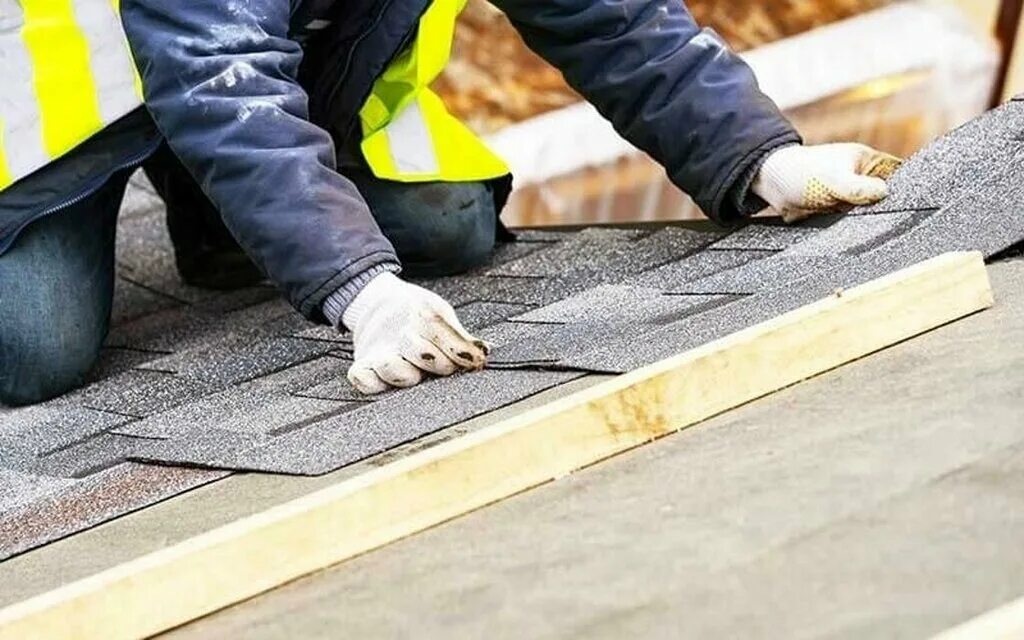 Кровля рубероидом. Кладем профлист на рубероид. Подкладочный ковёр под мягкую черепицу технониколь. Кровля из рубероида. Кладем профлист на рубероид.