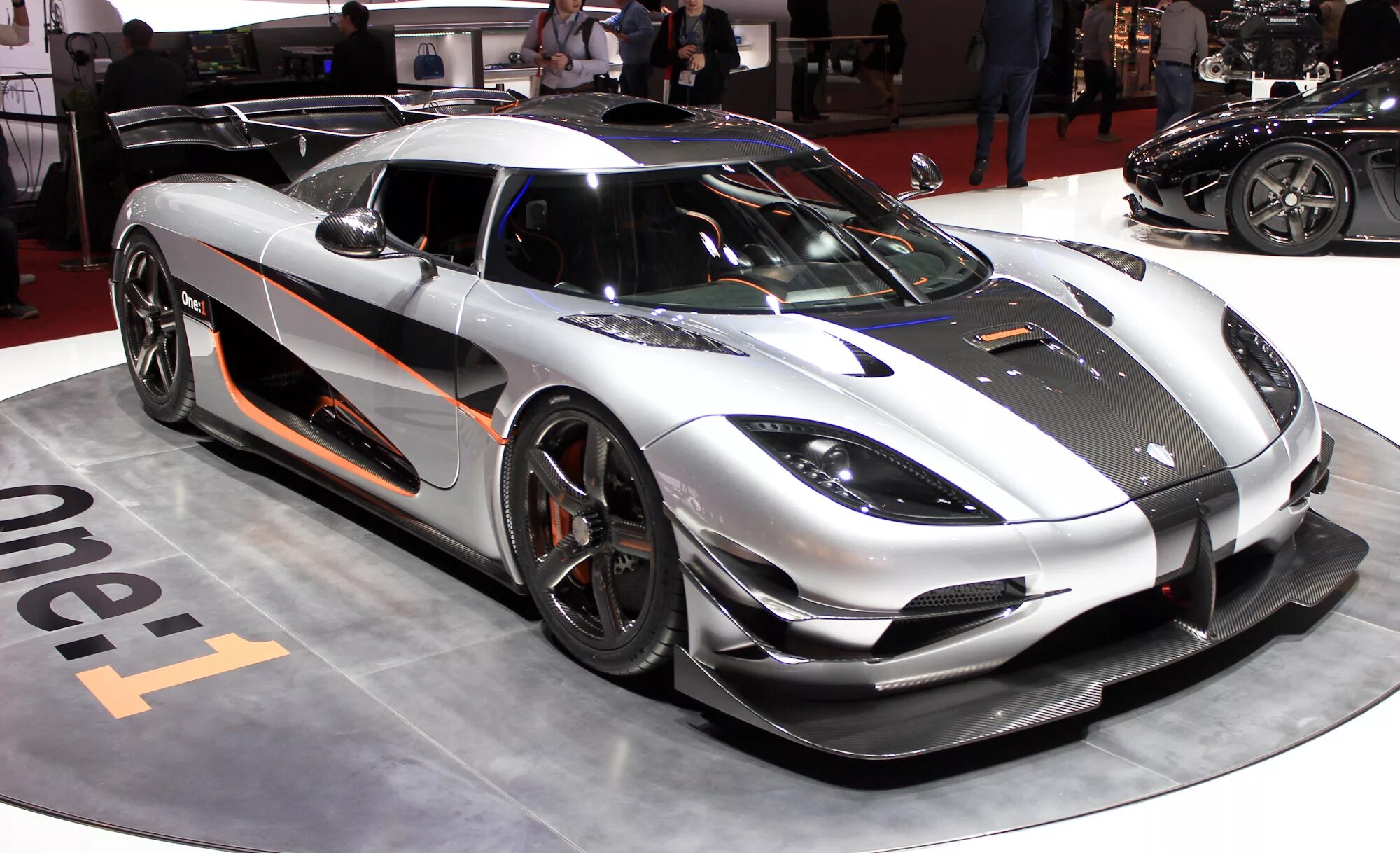 Как называются быстрые машины. Koenigsegg one:1. Машина Koenigsegg one 1. 2014 Koenigsegg one:1. Koenigsegg Agera one 1.