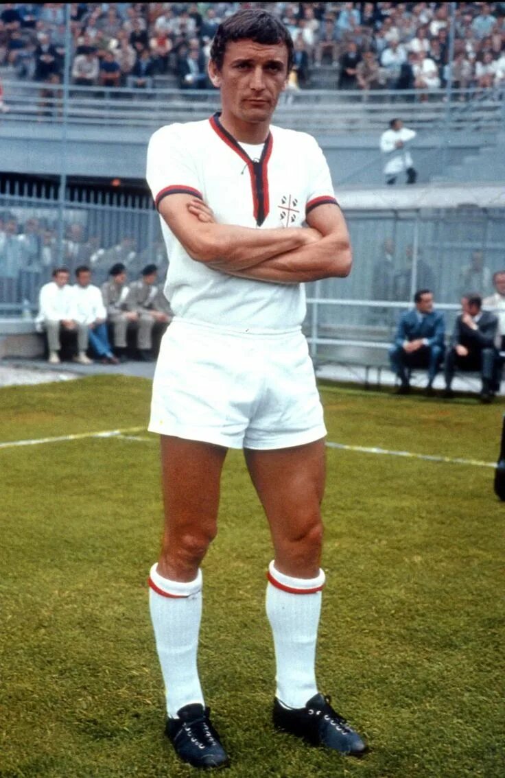 Луиджи футболист. Луиджи лучано. Луиджи футболист. Луиджи рива. Луиджи футболист.