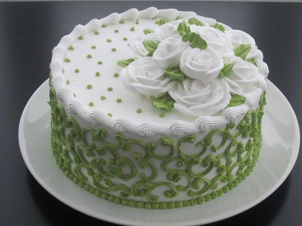 Украшаем торт белковым. Красивые торты. Торт кремовый. Кремовое украшение торта. Украшение торта из сливок.