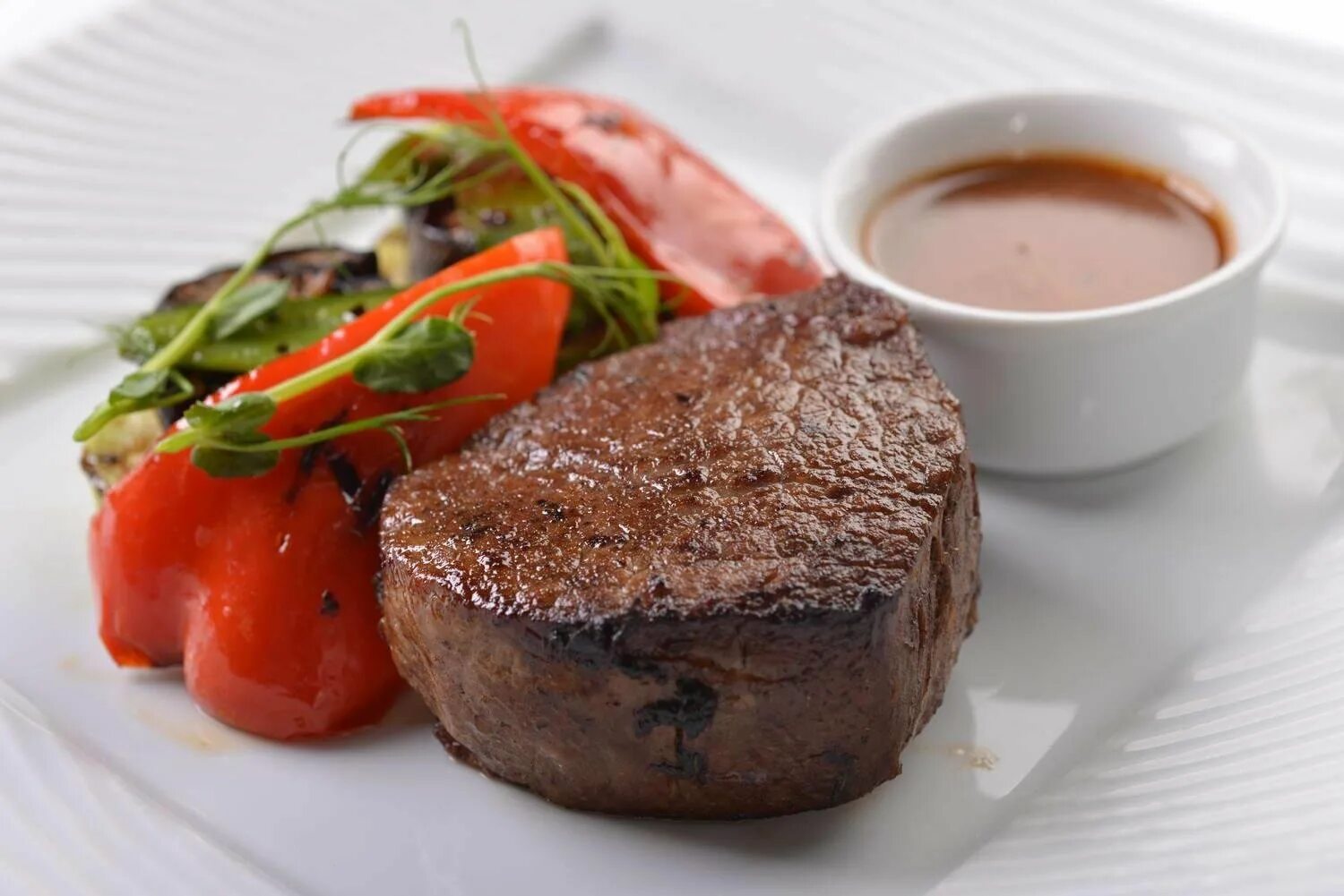 Филе миньон на сковороде. Филе миньон на сковороде. Филе миньон. Стейк филе миньон ~ 250г. Стейк филе миньон ~ 250г.