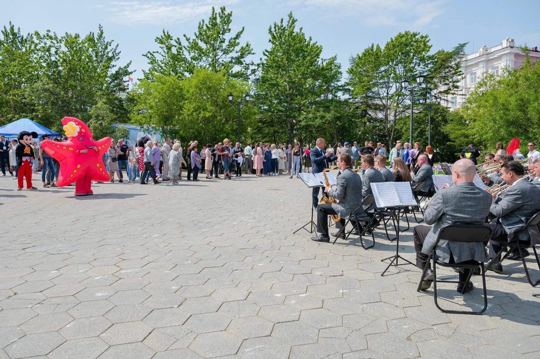День г магадан. День г магадан. Патриотичные фото. Магадан центр города. День г магадан.