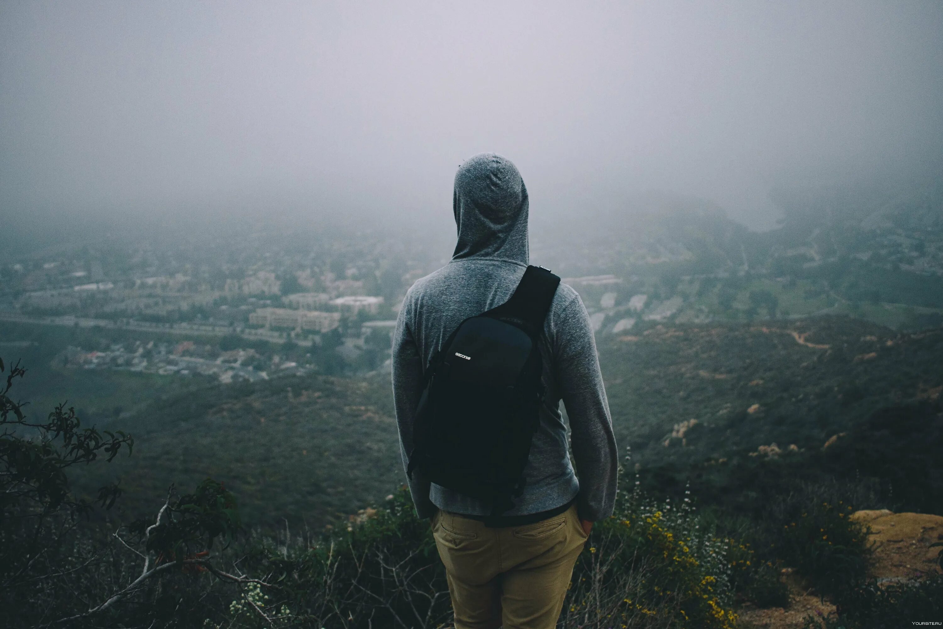 Человек в капюшоне. Павел мелешков. Парень со спины. Мужчина со спины. Человек в капюшоне.