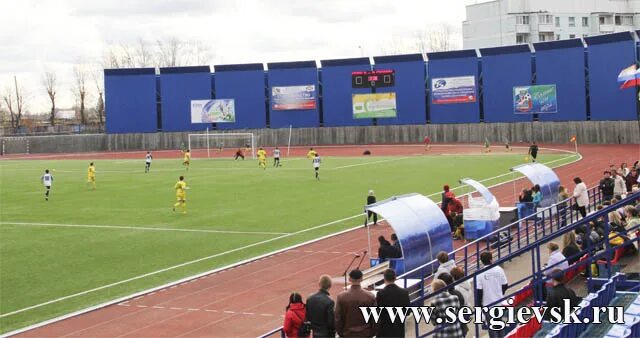 футбольное поле пионер дзержинск. олимп суходол. парк суходол сергиевский район. олимп суходол. фк пионер ленинградская станица.