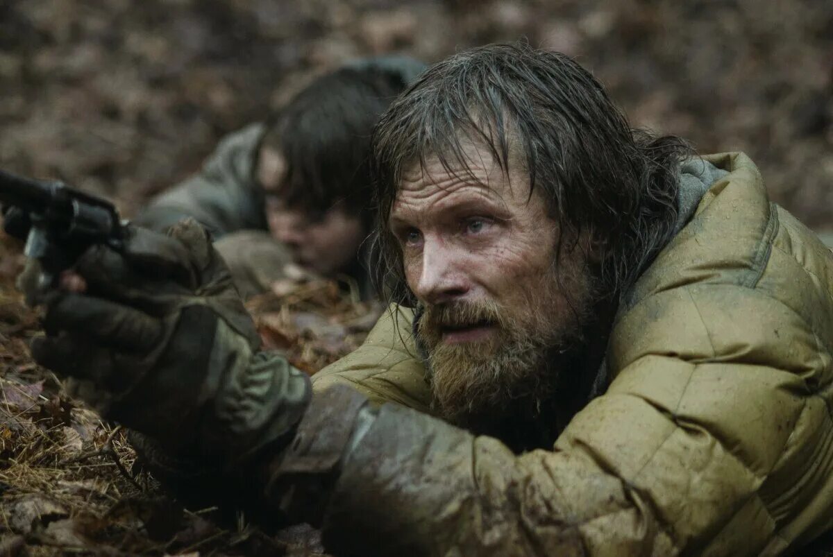 Фото: Дорога / Кадр из фильма "Дорога" (2009) #1077408