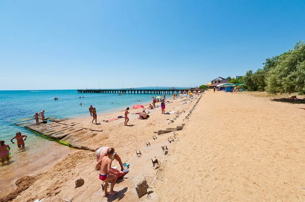 Пгт приморский феодосия. Пляж поселок приморский феодосия. Крым, феодосия пгт. Пгт приморский крым 2022. Пляж пгт приморский феодосия.