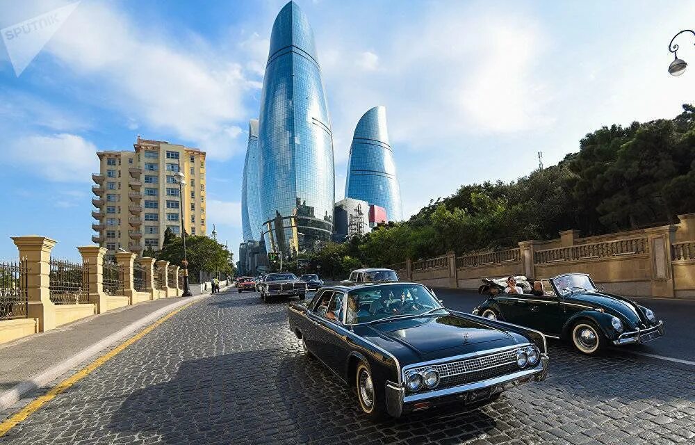 Авто баку азербайджан. Баку ретро. Баку столица Азербайджана. Баку автомобили. Азербайджан Баку машины.
