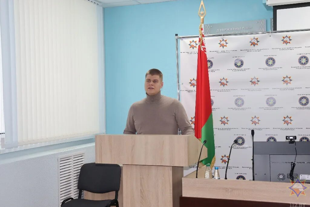 Новости логойска. Новости логойска. Специалисты мчс. Лыжная форма. Зимняя спартакиада.