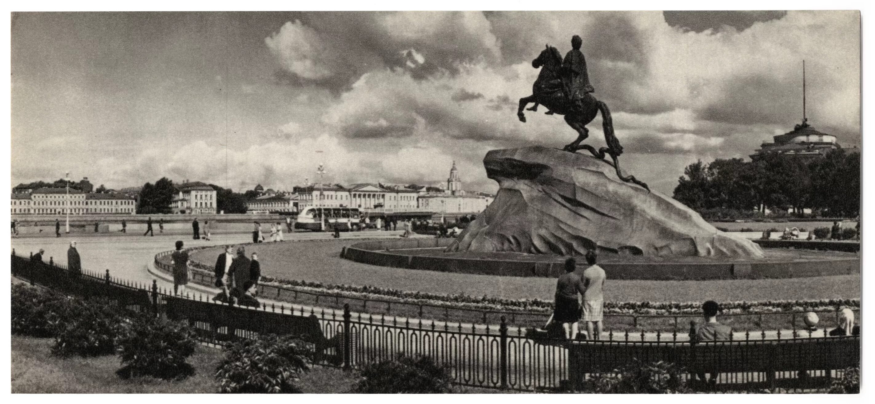 Площадь петра 1 санкт петербург. Медный всадник, Санкт-Петербург, Сенатская площадь. Сенатская площадь Санкт-Петербург 19 век. Памятник медный всадник Санкт-Петербург 18 век. Памятник Петру 1 на Сенатской площади.