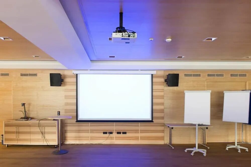 мультимедийный проектор для школы. зал конференц конференционный китай. школьный актовый зал. конференц зал с проектором. конференц зал с проектором.