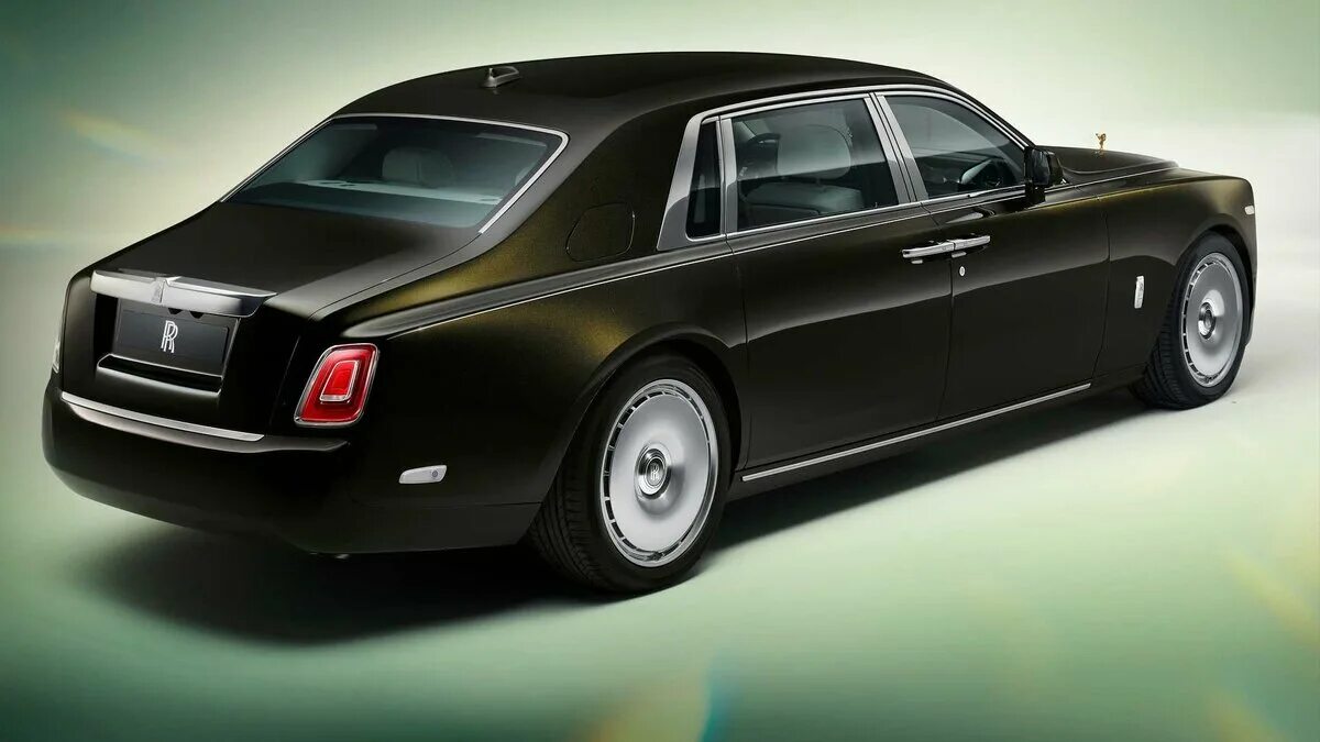 Новый rolls royce. Роллс Ройс Фантом 2022. Rolls Royce Phantom 2023. Rolls Royce Phantom EWB 2022. Rolls Royce Phantom 2022 Series 2.