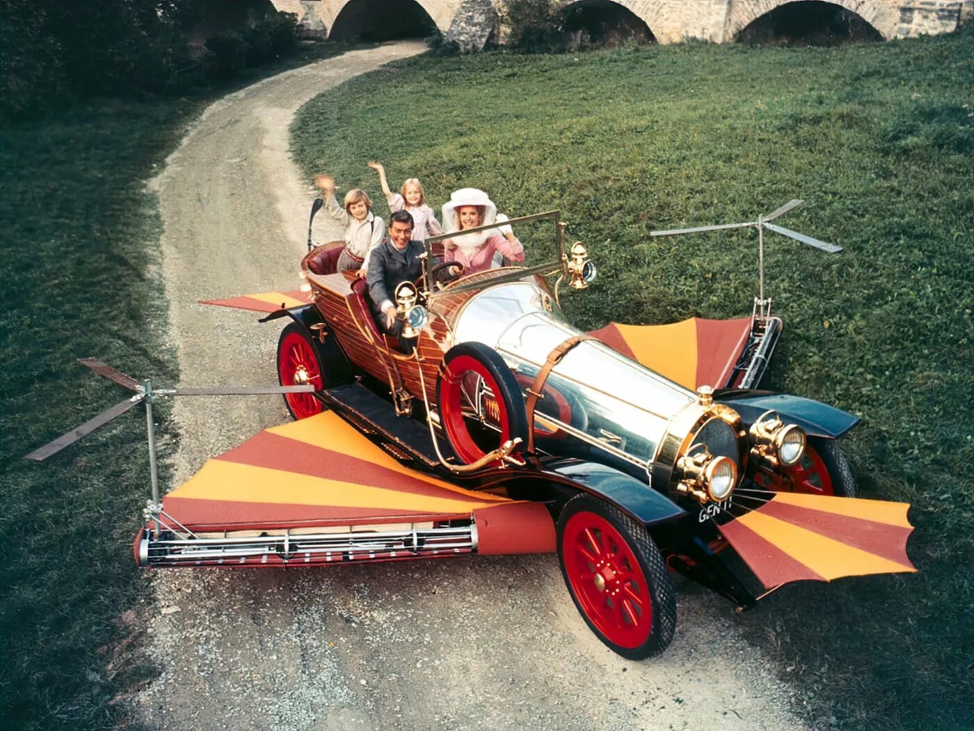 Chitty chitty bang bang. Chitty Bang. Chitty Bang Bang car. ПИФ-паф Ой-Ой-Ой (1968).