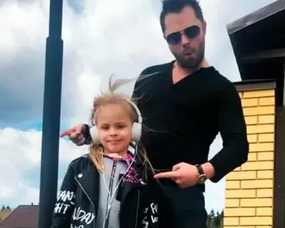 Кто отец миланы стар