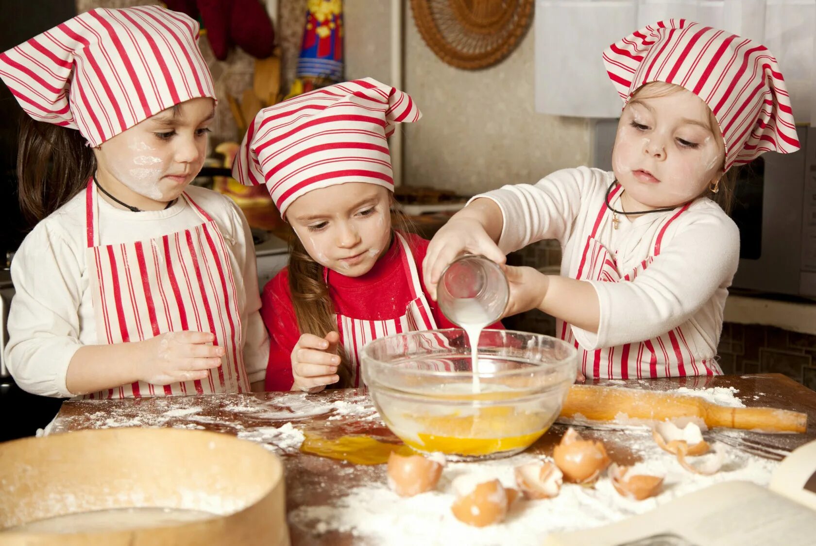 Kids cooking. Кулинарные мастер классы для детей. Мастер класс для детей кулинария. Кулинарные мастер-классы для детей 4 лет. Мастер классы для детей по готовке.