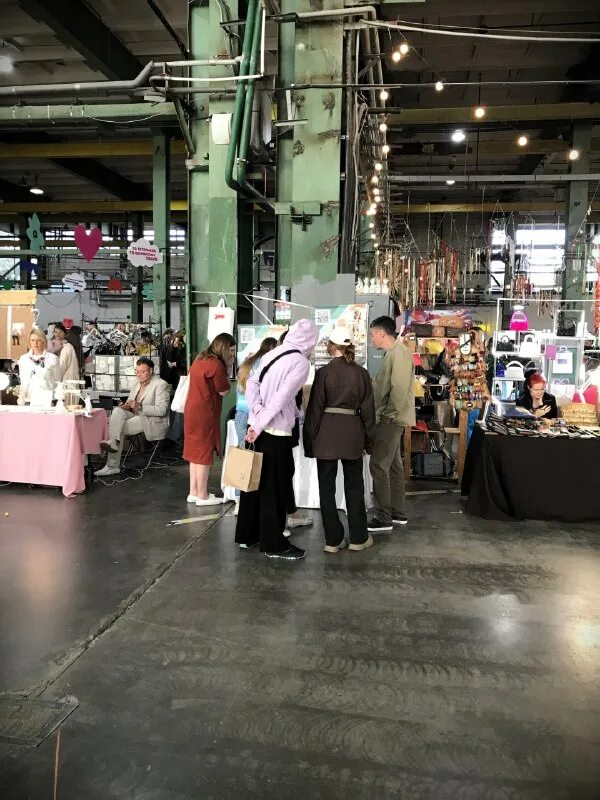 Fresh tashkent. Петербургская ярмарка хендмейда. Ташкент, ул. Стройхозмаркет. Дизайнер одежды.