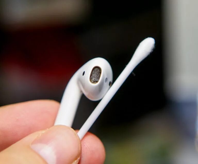 Как почистить наушники от ушной серы. Грязные наушники airpods от серы. Аирподс наушники сеточка. Как почистить наушники от ушной серы. Наушники в ушной сере.