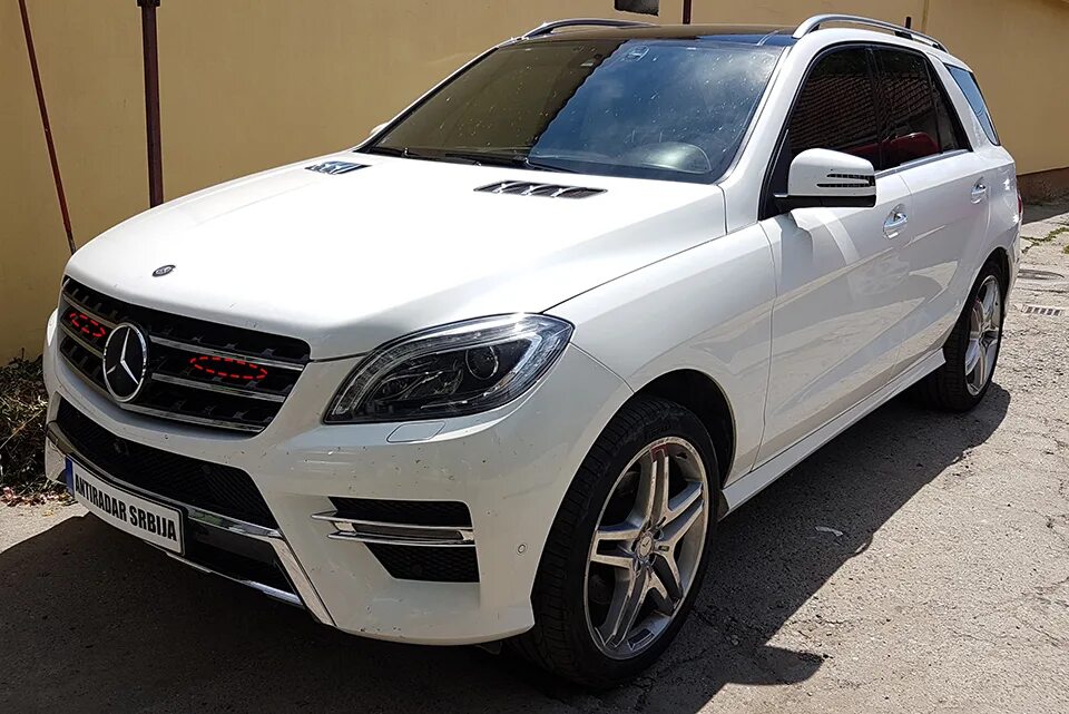 Куплю мерседес 350 с пробегом. Мерседес мл 300. Мерседес мл 350. Mercedes ml 350 2021. Ml 300 Mercedes.