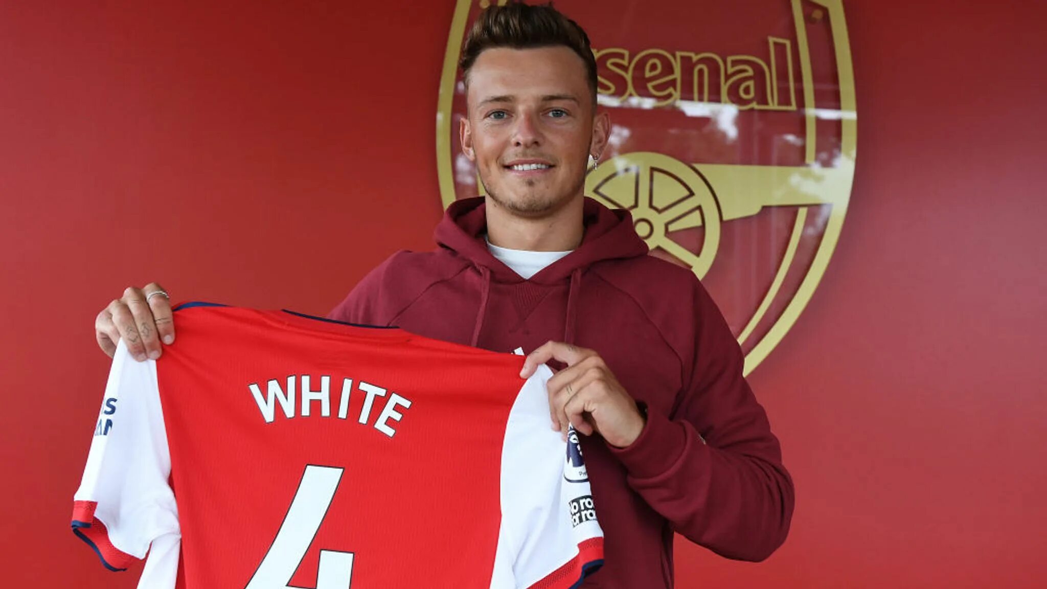 Ben white. Бен Уайт Арсенал. Уайт футболист Арсенал. Ben White футболист. Arsenal 2022 Ben White.