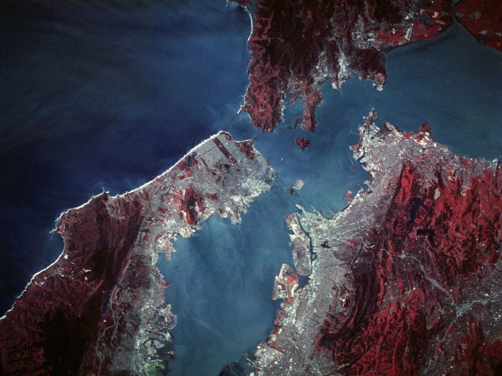 вид из космоса.