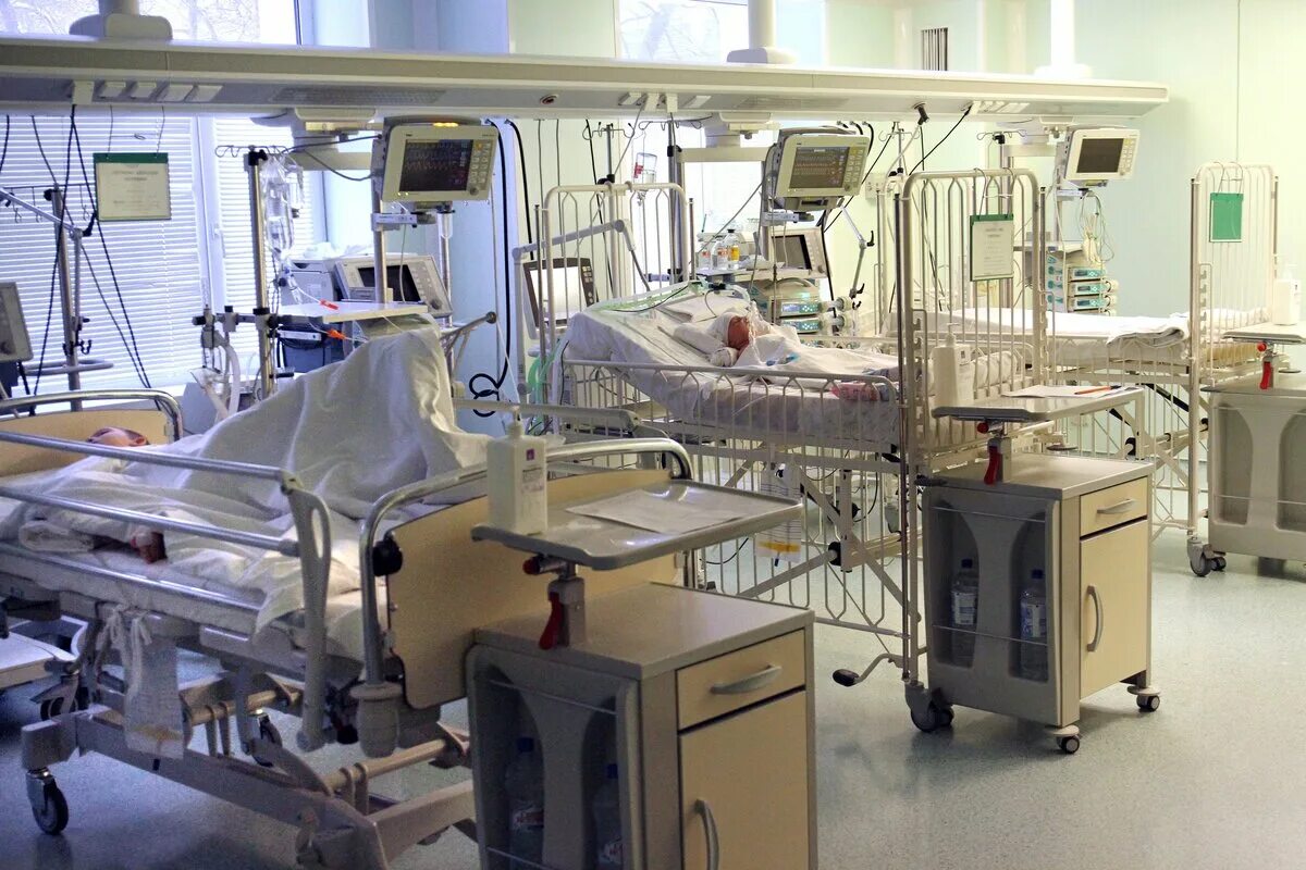 Реанимация 24 больницы Москва. Бакулева палаты интенсивной терапии. Палата интенсивной терапии оснащение. Палата интенсивной терапии новорожденных.