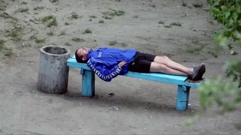 Алкаши спят