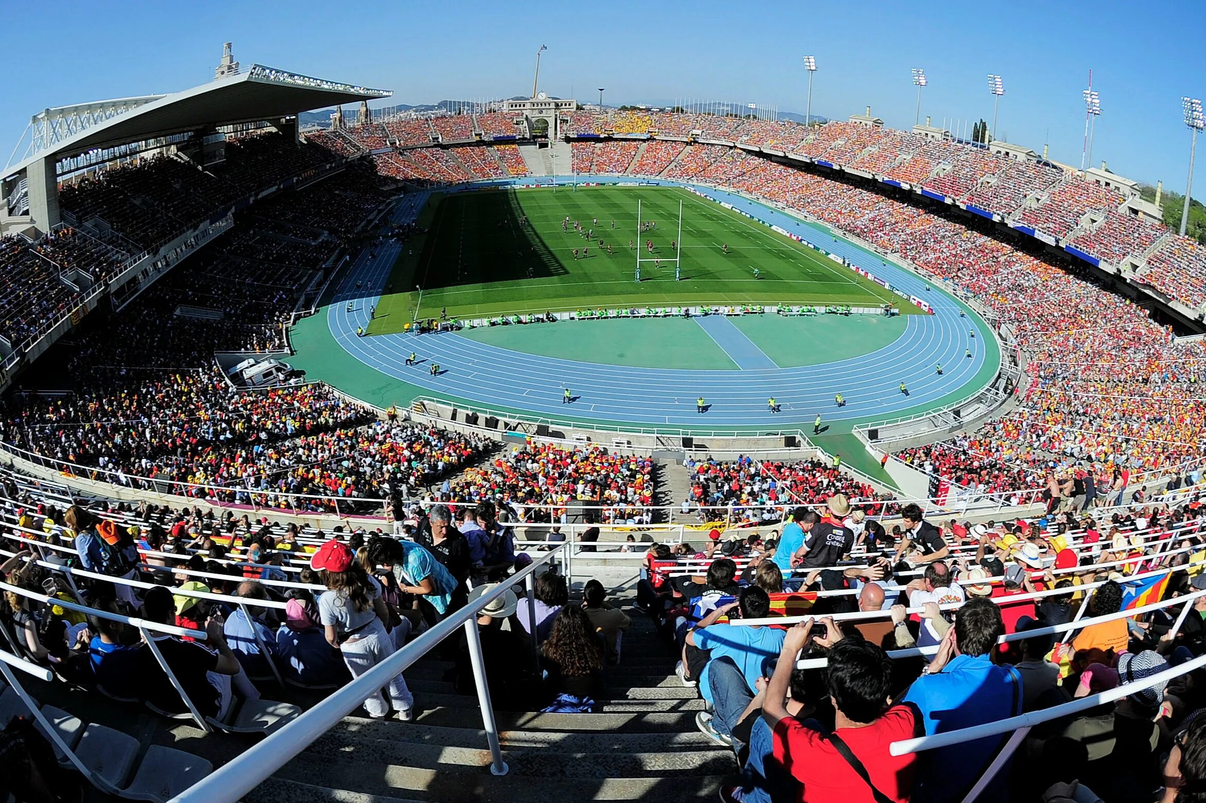 Что происходит на стадионе. Олимпийский стадион Барселона. Олимпийский стадион Барселона Монжуик. Олимпийский стадион имени Льюиса Компаниса. Камп ноу стадион 2023.