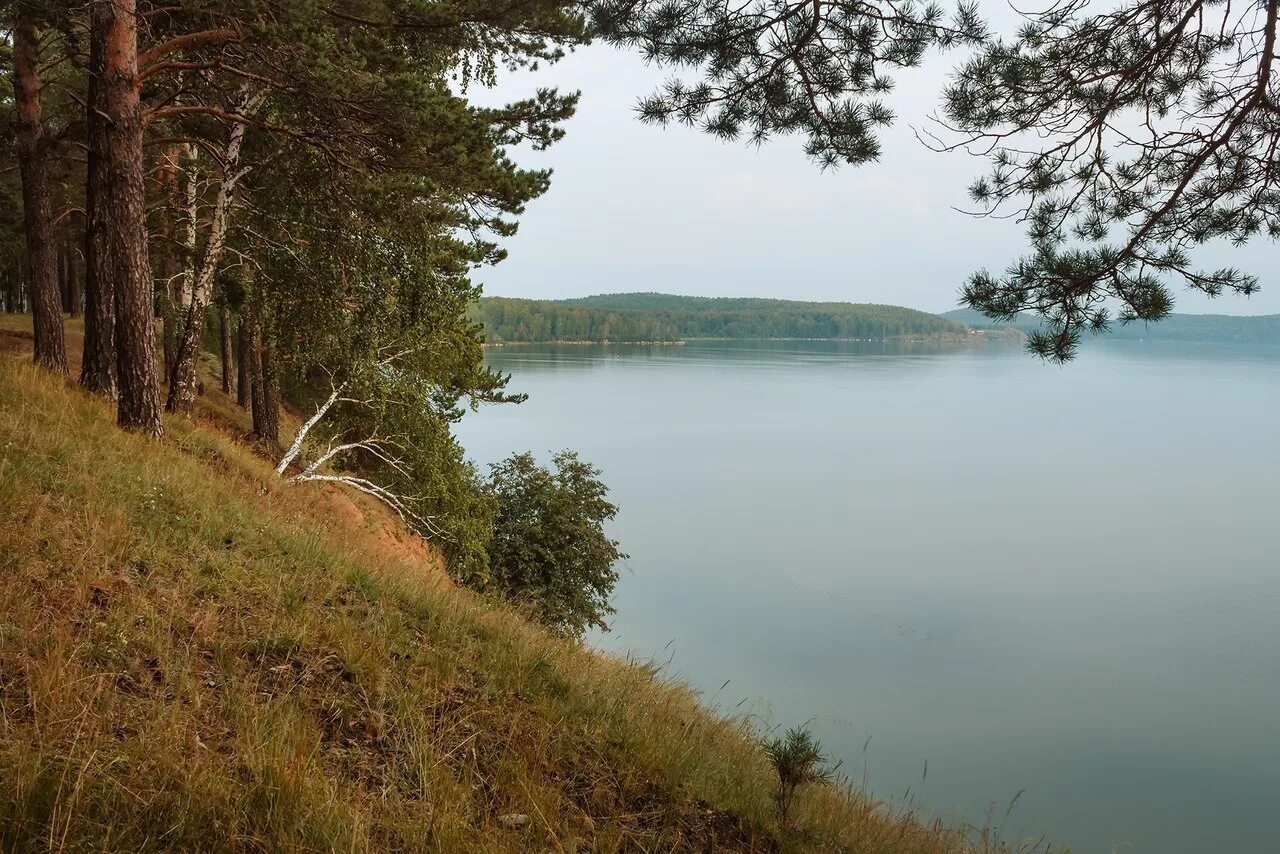 Озеро комкуль челябинская. Озеро Иткуль верхний Уфалей. Иткуль (озеро, Челябинская область). Озеро Теренкуль. Шайтан камень на озере Иткуль.