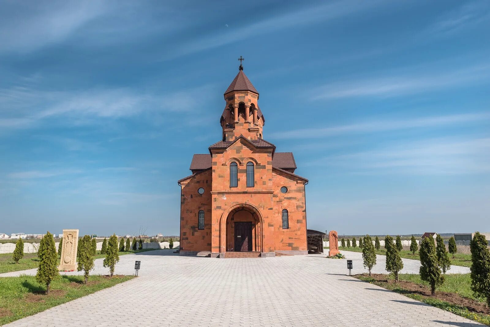 Армения николаев. Армянская Церковь Гайкадзор Анапа. Армянская Церковь в Николаеве. Армянская часовня св. великомучеников парк Победы.