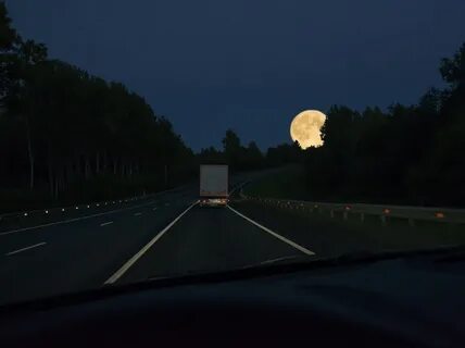 Дорога ночью из машины