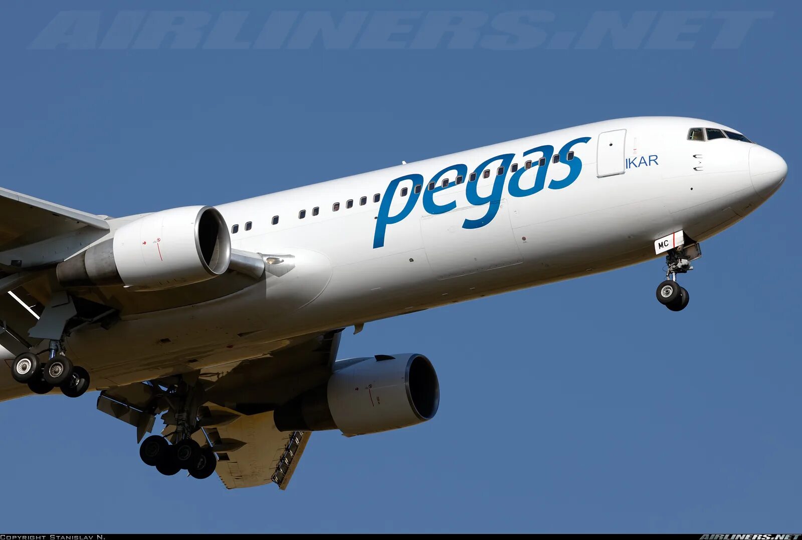 Ак икар. 777-200 икар. боинг 777 200 икар авиакомпания. боинг 777 икар. боинг 777 икар пхукет.