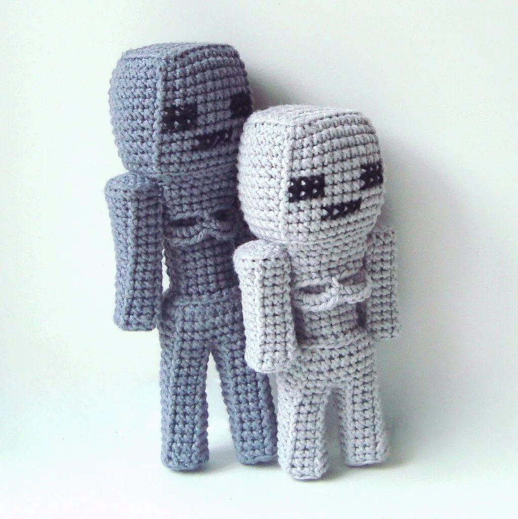 Вязаные игрушки из майнкрафта. Амигуруми схемы. Зомби из майнкрафта игрушка. Нубик игрушка. Вязаные игрушки из майнкрафта.