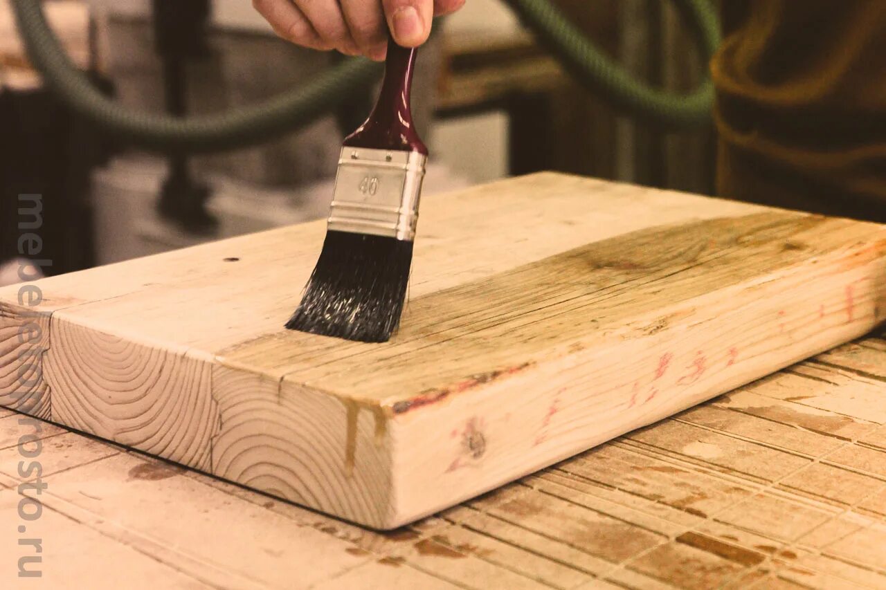 Декоративная отделка древесины. Окрашивание деревянных поверхностей. Отделка древесины. Обрабатывание дерева. Лакирование деревянных поверхностей.