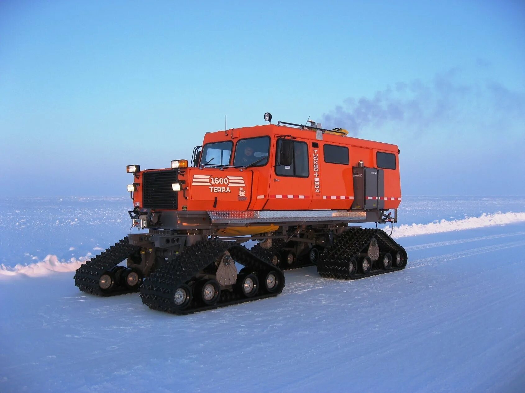 Иные самоходные машины. Такер сноукэт. Американский ратрак Tucker Sno-Cat 2000xtra. Tucker Terra 1600 snowcat. LMC 1200 snowcat.