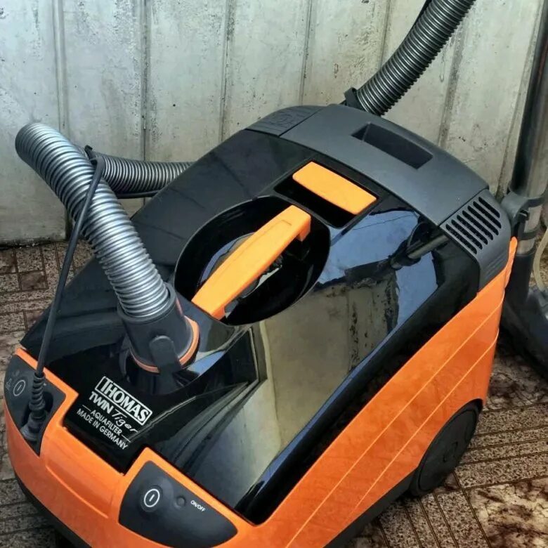 Томас твин тайгер. Томас твин тигер моющий пылесос. Пылесос thomas tiger. Пылесос томас тигр с аквафильтром. Пылесос thomas twin tiger оранжевый.